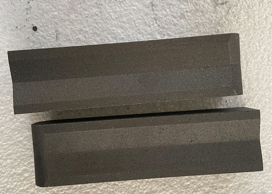 Đầu nối điện cực 49Mpa, Độ cứng 58 Thành phần Graphite